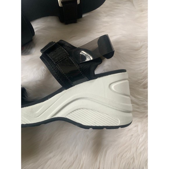 Blondo Sandals - Picture 4 of 7